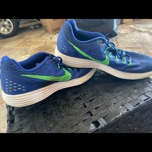 Nike running shoes mens size 8.5 good condition